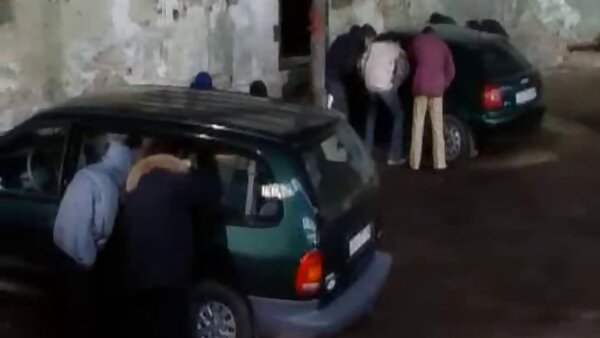 دیلدو الاستیک کمک بزرگی فیلم سیکسی مادروپسر به پوره شلخته آمابلا برای صیقل دادن بیدمشک است.