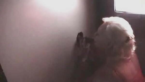 آنجلینا لاو فیلم پورن مادر پسر شلخته درنده برای ماساژ وابسته به عشق شهوانی آماده است